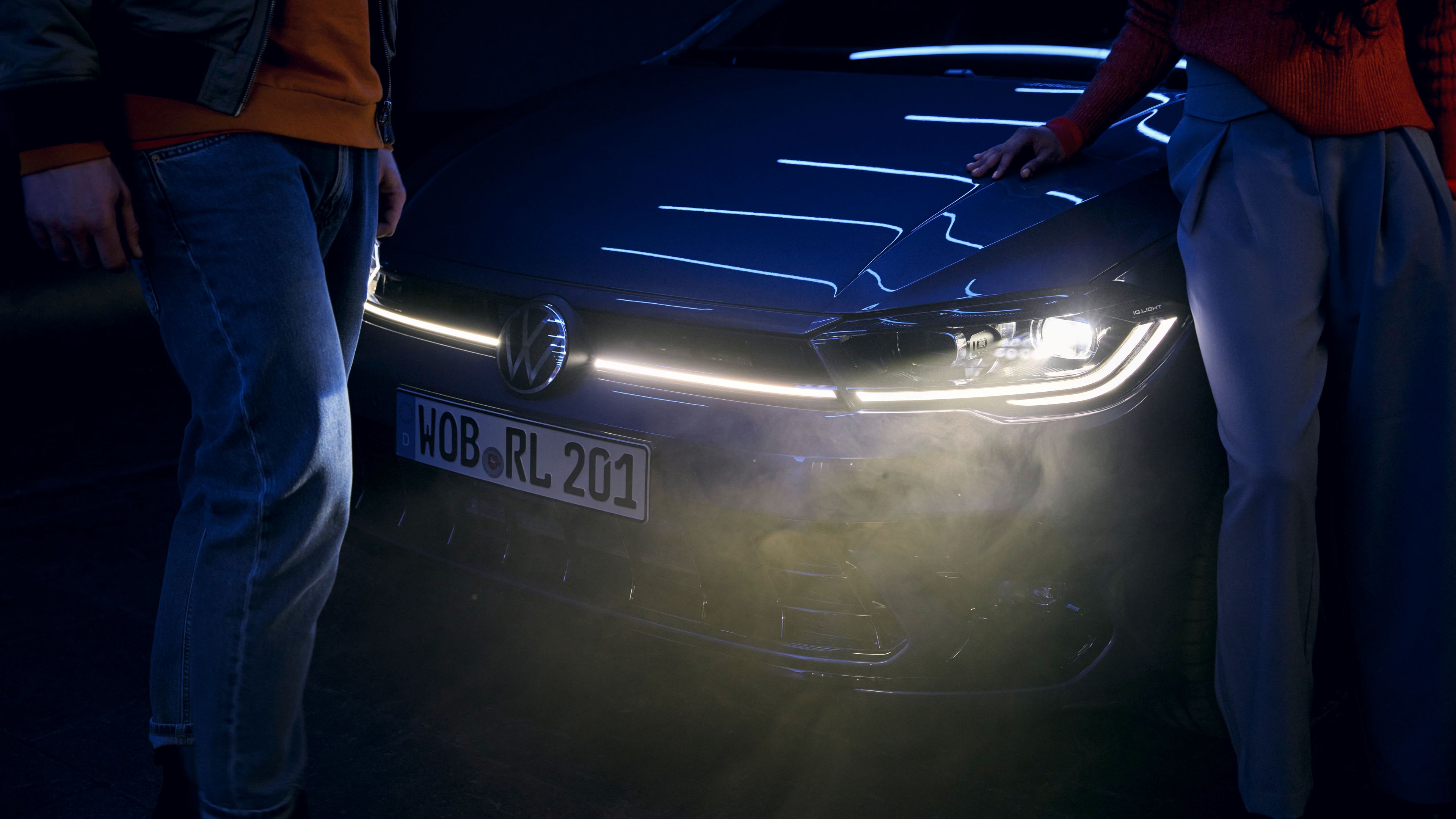 Lichtsignatur im VW Polo: mit optionaler Lichtleiste und IQ.LIGHT - LED-Matrix-Scheinwerfern.